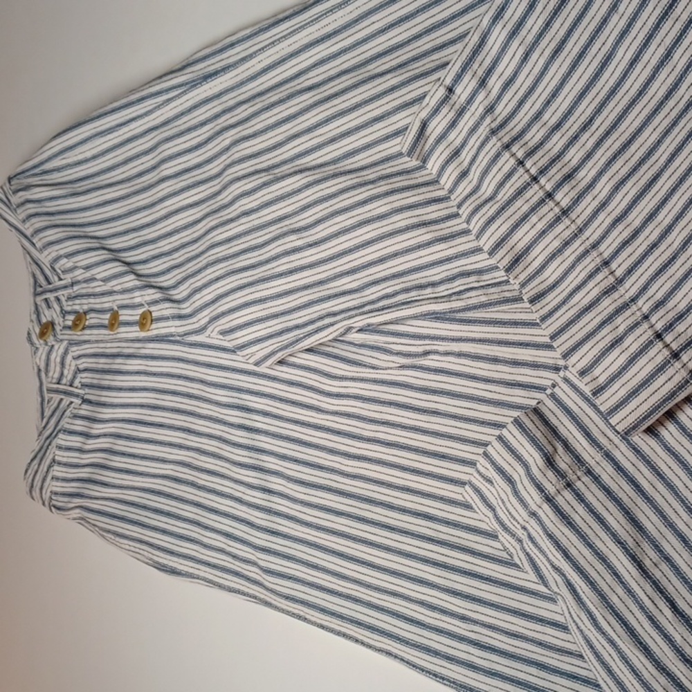 Madewell Jeans blue and white strips size 24 button closure and small pockets